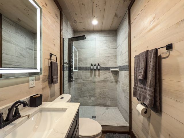 150 Oak Hill Drive, Mineral Bluff, GA 30559