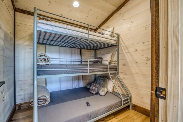 150 Oak Hill Drive, Mineral Bluff, GA 30559