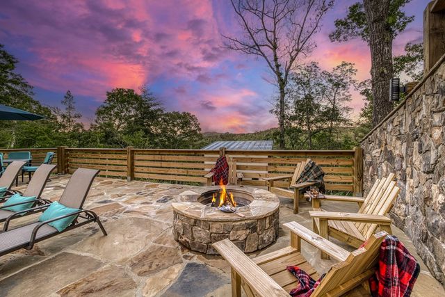 150 Oak Hill Drive, Mineral Bluff, GA 30559