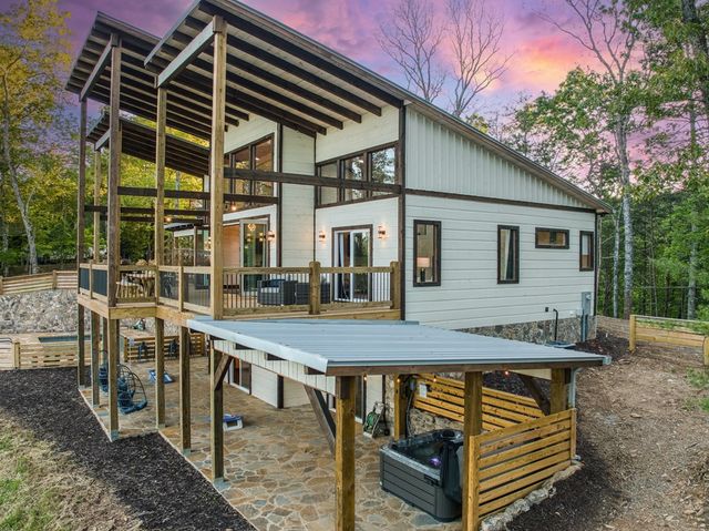 150 Oak Hill Drive, Mineral Bluff, GA 30559