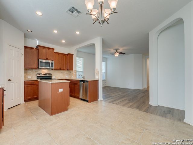 5822 Akin Elm, San Antonio, TX 78261