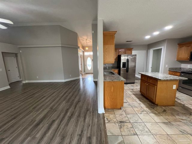 7230 Annandale Dr, Pensacola, FL 32526