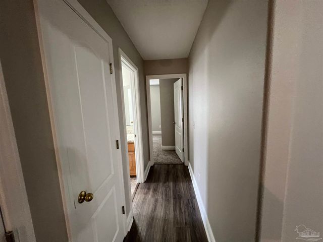 7230 Annandale Dr, Pensacola, FL 32526