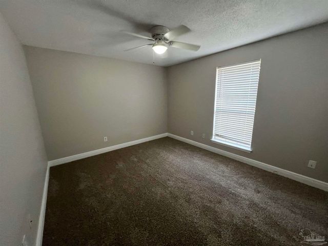 7230 Annandale Dr, Pensacola, FL 32526