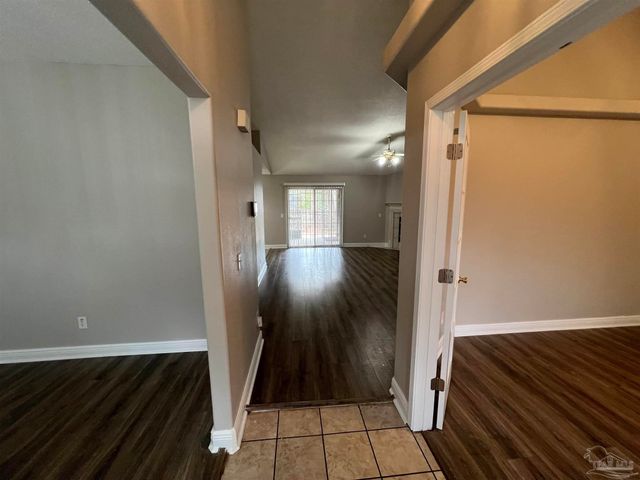 7230 Annandale Dr, Pensacola, FL 32526