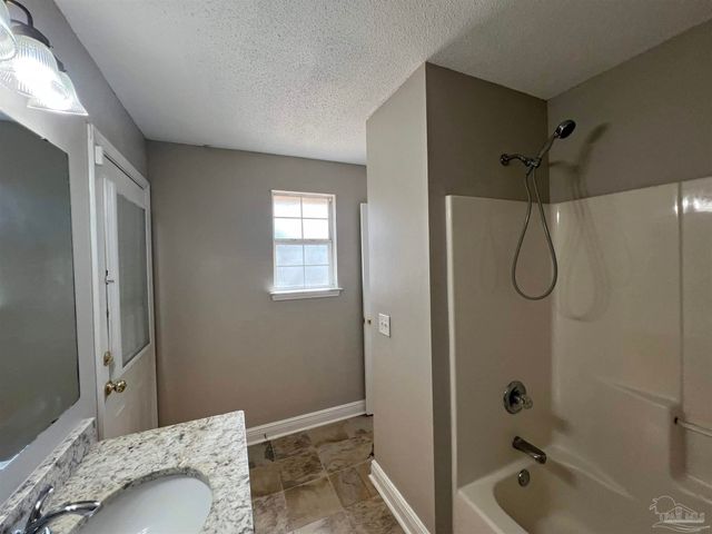 7230 Annandale Dr, Pensacola, FL 32526