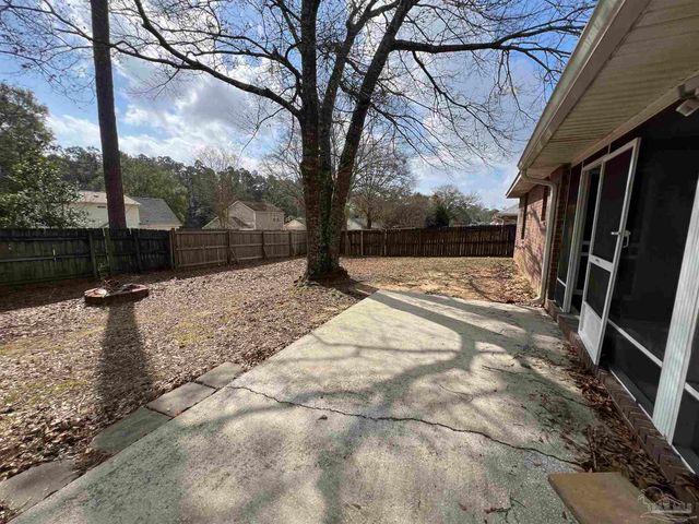 7230 Annandale Dr, Pensacola, FL 32526