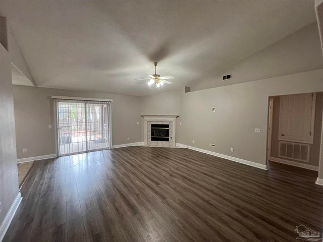 7230 Annandale Dr, Pensacola, FL 32526