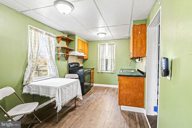 24 N ALLENTOWN RD, Telford, PA 18969