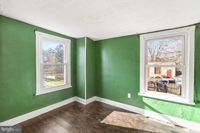 24 N ALLENTOWN RD, Telford, PA 18969