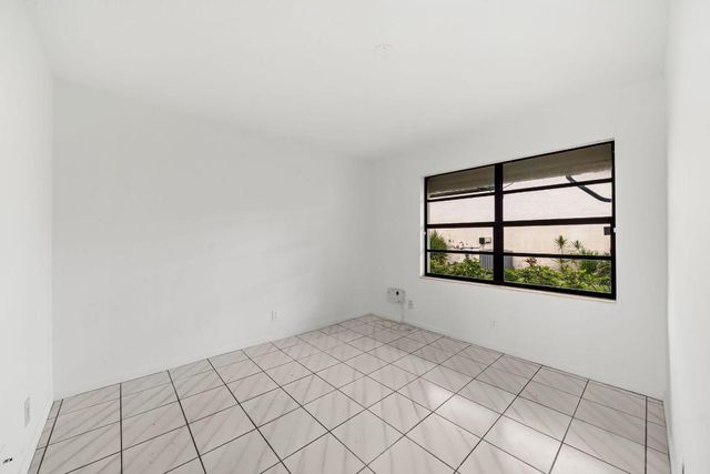 256 Sandpiper Avenue, Royal Palm Beach, FL 33411