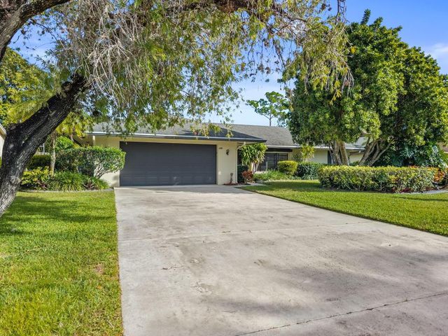 256 Sandpiper Avenue, Royal Palm Beach, FL 33411