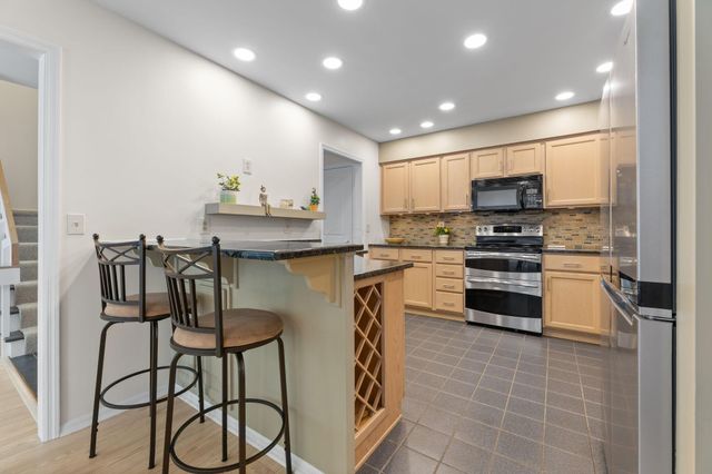 4532 Carriage Hill Lane, Columbus, OH 43220