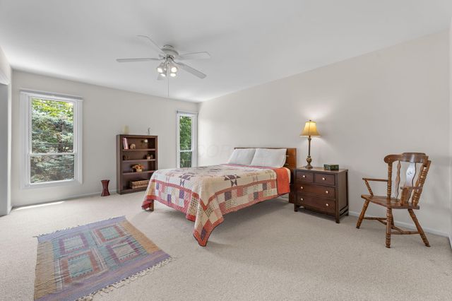 4532 Carriage Hill Lane, Columbus, OH 43220