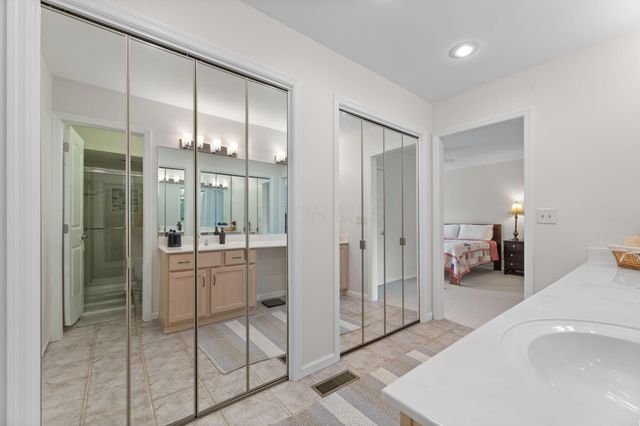 4532 Carriage Hill Lane, Columbus, OH 43220