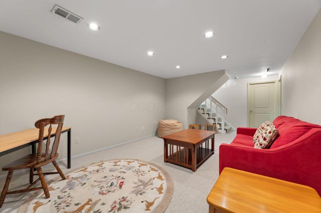4532 Carriage Hill Lane, Columbus, OH 43220