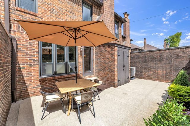 4532 Carriage Hill Lane, Columbus, OH 43220