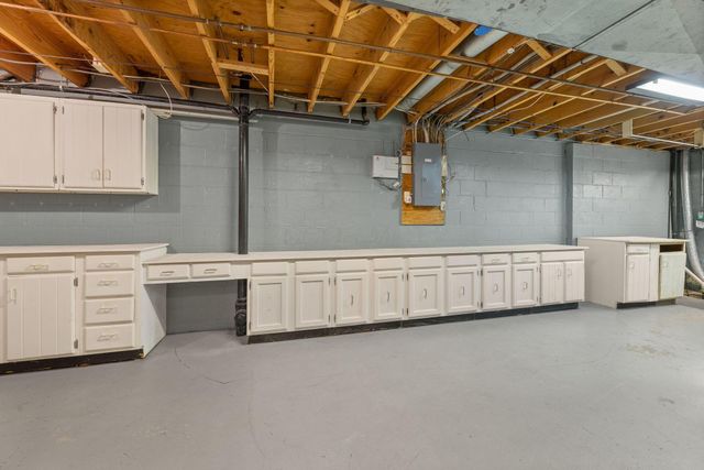 4532 Carriage Hill Lane, Columbus, OH 43220