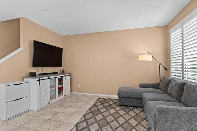41985 Davenport C, Murrieta, CA 92562