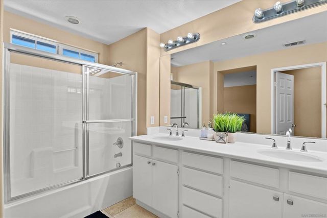 41985 Davenport C, Murrieta, CA 92562