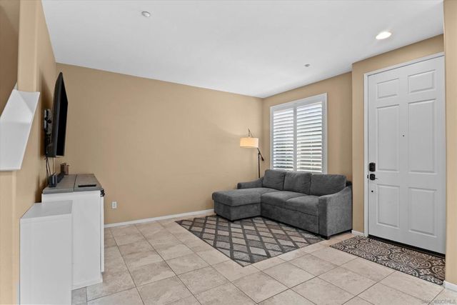 41985 Davenport C, Murrieta, CA 92562