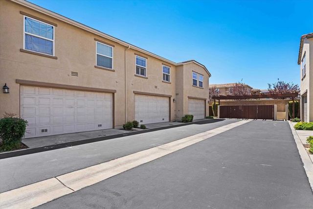 41985 Davenport C, Murrieta, CA 92562