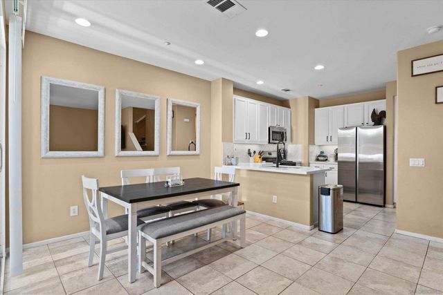 41985 Davenport C, Murrieta, CA 92562