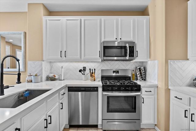 41985 Davenport C, Murrieta, CA 92562