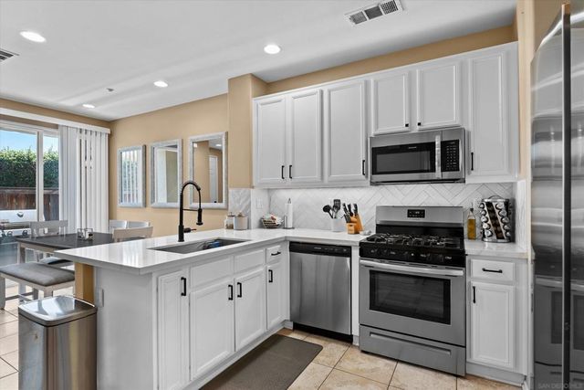 41985 Davenport C, Murrieta, CA 92562