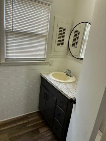 1512 W College Street, Independence, MO 64050