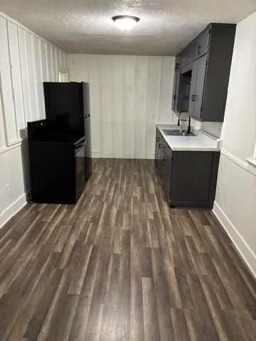 1512 W College Street, Independence, MO 64050