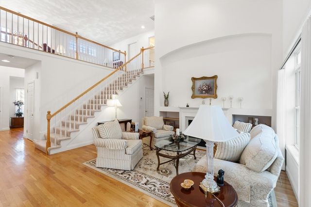91 Emerald Ct 91, Tewksbury, MA 01876