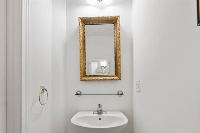91 Emerald Ct 91, Tewksbury, MA 01876