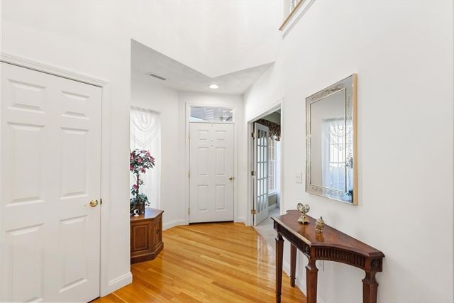 91 Emerald Ct 91, Tewksbury, MA 01876