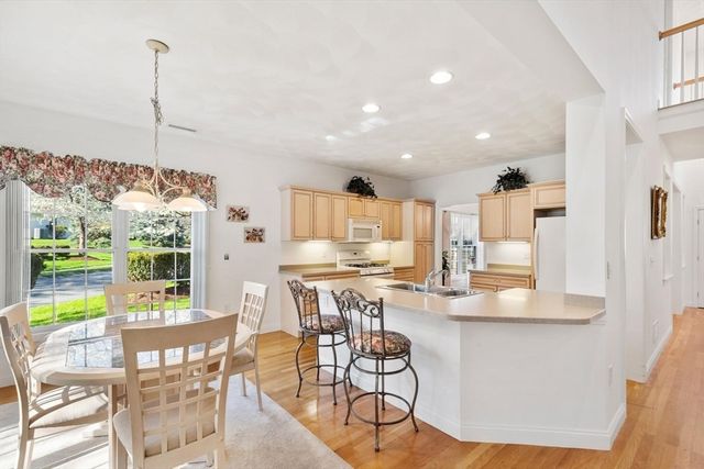 91 Emerald Ct 91, Tewksbury, MA 01876