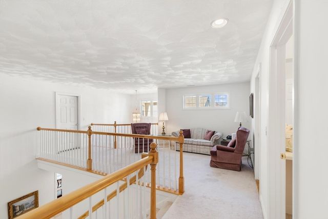 91 Emerald Ct 91, Tewksbury, MA 01876
