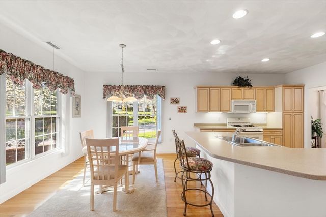 91 Emerald Ct 91, Tewksbury, MA 01876