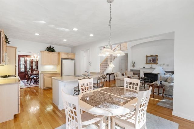 91 Emerald Ct 91, Tewksbury, MA 01876