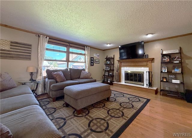 2 Autumn Lane, Cheektowaga, NY 14043