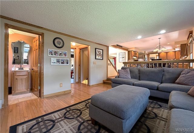 2 Autumn Lane, Cheektowaga, NY 14043