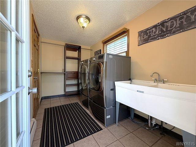 2 Autumn Lane, Cheektowaga, NY 14043