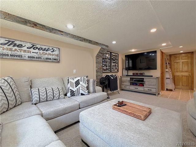 2 Autumn Lane, Cheektowaga, NY 14043