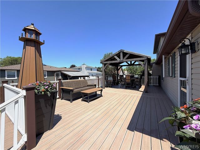 2 Autumn Lane, Cheektowaga, NY 14043