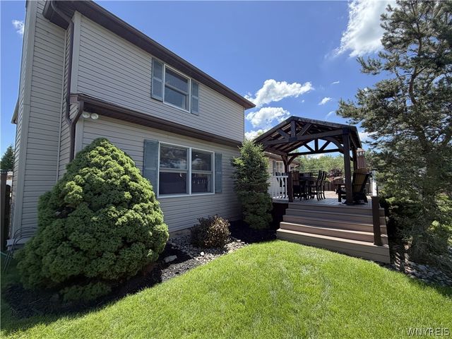 2 Autumn Lane, Cheektowaga, NY 14043