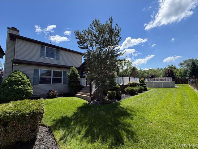 2 Autumn Lane, Cheektowaga, NY 14043