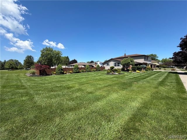 2 Autumn Lane, Cheektowaga, NY 14043
