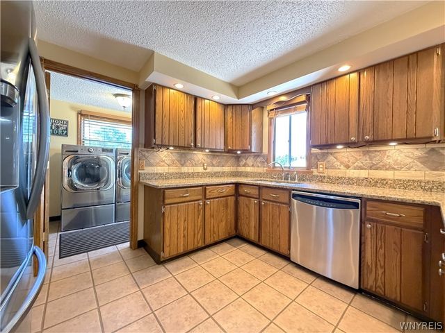 2 Autumn Lane, Cheektowaga, NY 14043