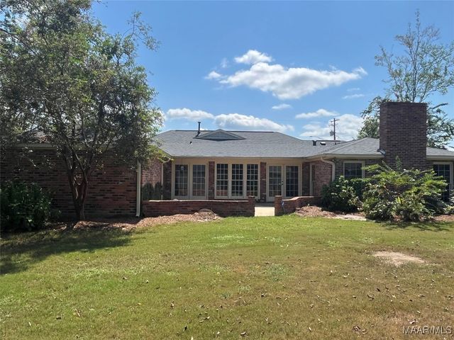 212 Pine Needle Drive, Selma, AL 36701