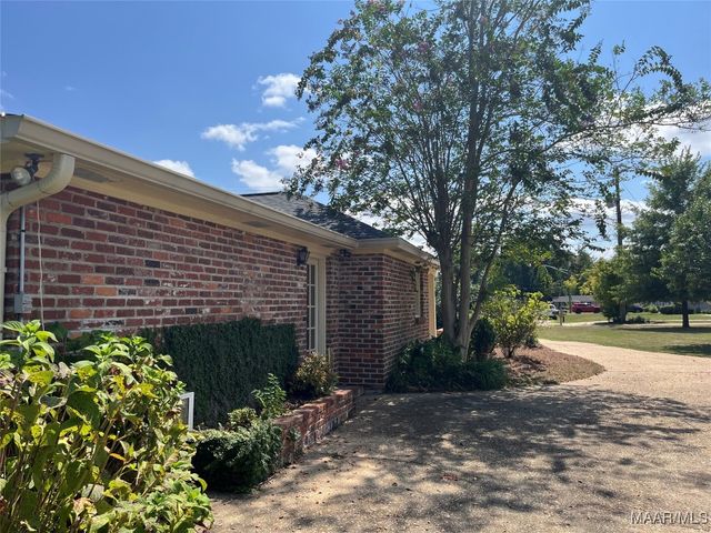 212 Pine Needle Drive, Selma, AL 36701