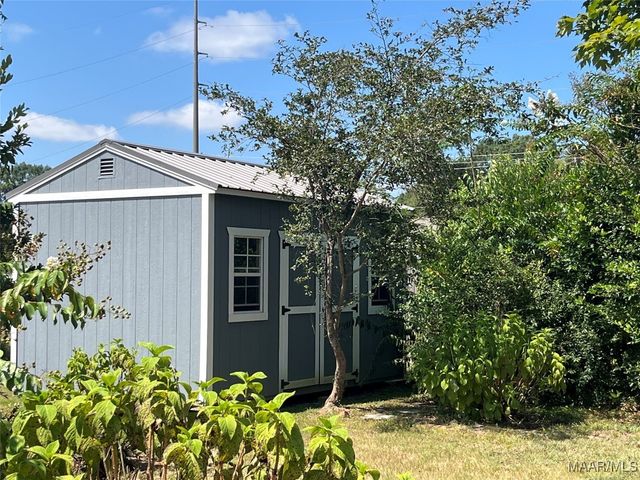 212 Pine Needle Drive, Selma, AL 36701